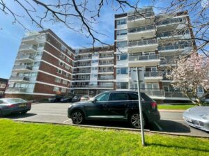 Flat , Embassy Lodge, Regents Park Road, London